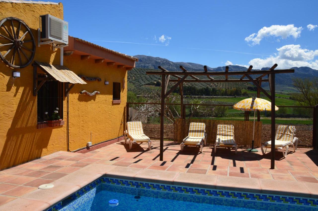Cortijo Petra Bed & Breakfast Villanueva del Rosario Luaran gambar